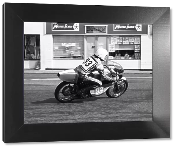 Dave Clarkson (Yamaha) 1975 Junior Manx Grand Prix