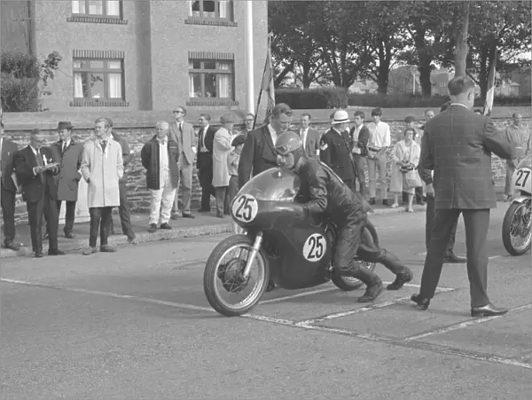 John Crowe (Norton) 1965 Senior Manx Grand Prix