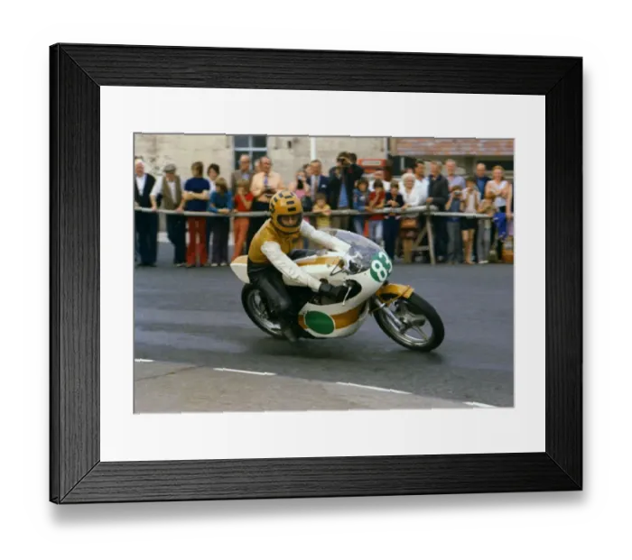 Framed Print : Chris Curtis (Yamaha) 1975 Lightweight Manx Grand Prix Framed Print : Chris Curtis (Yamaha) 1975 Lightweight Manx Grand Prix