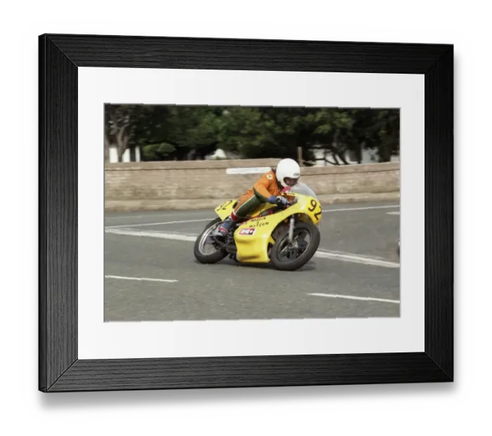 Framed Print : Billy Cummins (Yamaha) 1986 Senior Manx Grand Prix Framed Print : Billy Cummins (Yamaha) 1986 Senior Manx Grand Prix