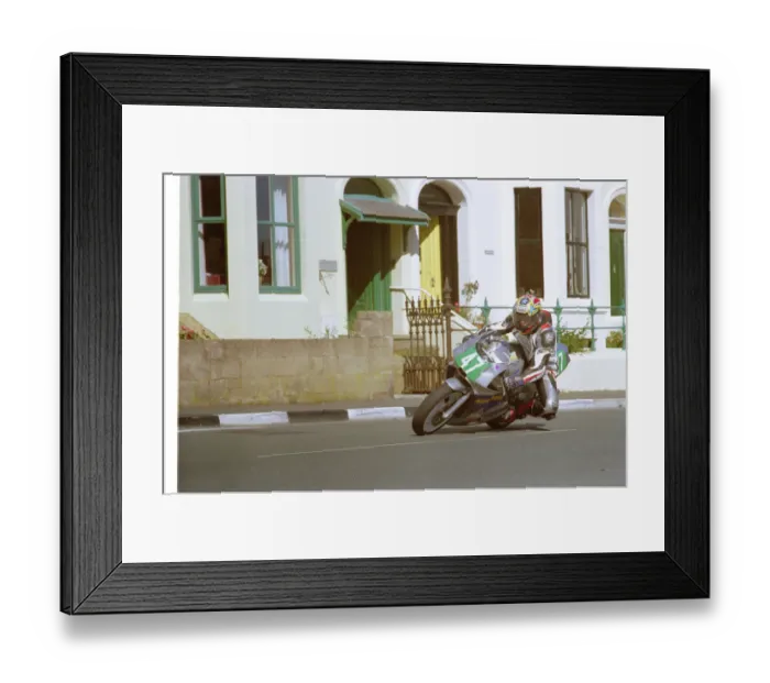 Framed Print : Mike Crellin (Honda) 2005 Ultra Lightweight Manx Grand Prix Framed Print : Mike Crellin (Honda) 2005 Ultra Lightweight Manx Grand Prix