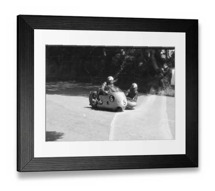 Framed Print : Florian Camathias & Roland Foll (BMW) 1960 Sidecar TT Framed Print : Florian Camathias & Roland Foll (BMW) 1960 Sidecar TT