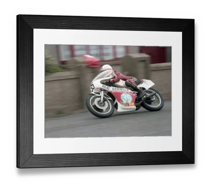 Framed Print : Jim Dunlop (Yamaha) 1980 Junior Manx Grand Prix