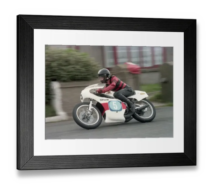 Framed Print : Dave Oliver (Yamaha) 1980 Junior Manx Grand Prix Framed Print : Dave Oliver (Yamaha) 1980 Junior Manx Grand Prix