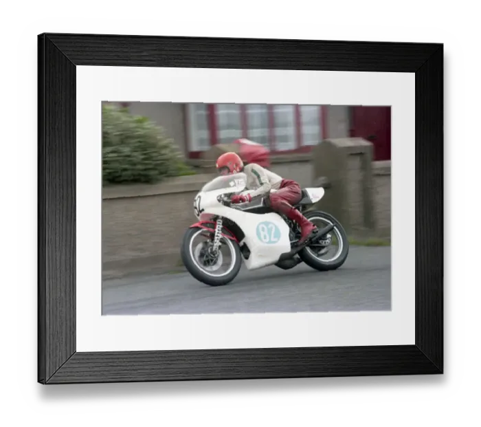 Framed Print : Allen Brew (Z parts Yamaha) 1980 Junior Manx Grand Prix Framed Print : Allen Brew (Z parts Yamaha) 1980 Junior Manx Grand Prix