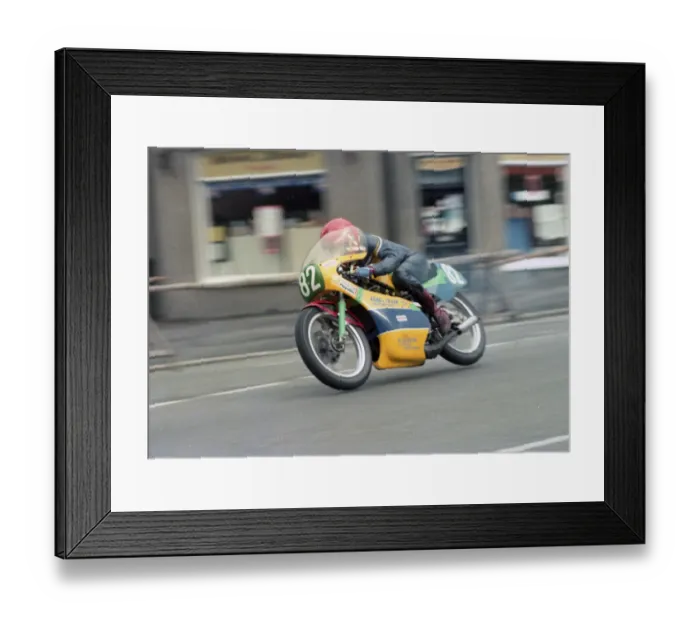Framed Print : Brian Lund (Yamaha) 1982 Newcomers Manx Grand Prix Framed Print : Brian Lund (Yamaha) 1982 Newcomers Manx Grand Prix