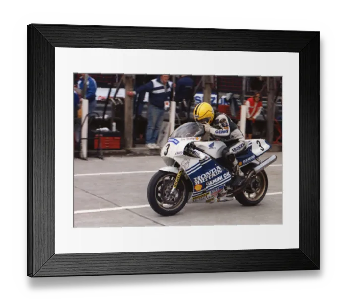 Framed Print : Joey Dunlop (Honda) 1990 Senior TT Framed Print : Joey Dunlop (Honda) 1990 Senior TT