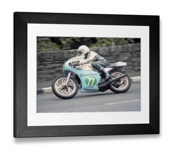 Framed Print : John Pearson (Yamaha) 1982 Newcomers Manx Grand Prix Framed Print : John Pearson (Yamaha) 1982 Newcomers Manx Grand Prix