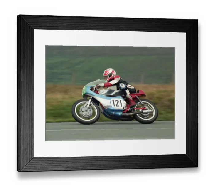 Framed Print : Karl Fox (Suzuki) 1996 Lightweight Classic Manx Grand Prix