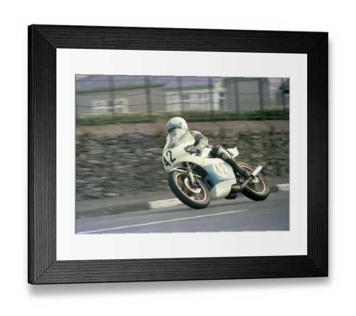 Framed Print : Gordon Farmer (Yamaha) 1982 Senior Manx Grand Prix Framed Print : Gordon Farmer (Yamaha) 1982 Senior Manx Grand Prix