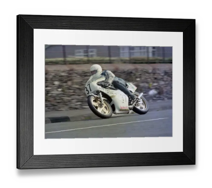 Framed Print : Gary Martin (Yamaha) 1982 Senior Manx Grand Prix Framed Print : Gary Martin (Yamaha) 1982 Senior Manx Grand Prix