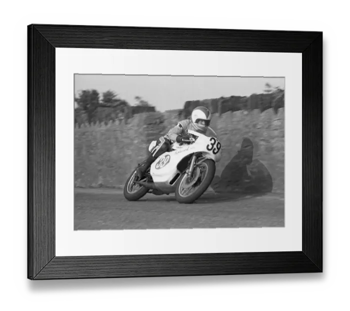 Framed Print : Dick Cassidy (Yamaha) 1977 Southern 100 Framed Print : Dick Cassidy (Yamaha) 1977 Southern 100