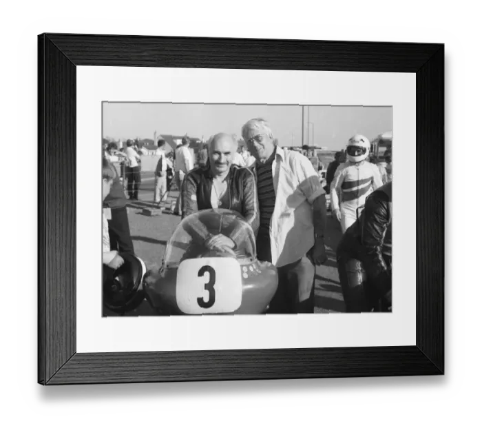 Framed Print : Selwyn Griffiths and Ray Cowles (Cowles Matchless) 1990 Southern 100 Framed Print : Selwyn Griffiths and Ray Cowles (Cowles Matchless) 1990 Southern 100