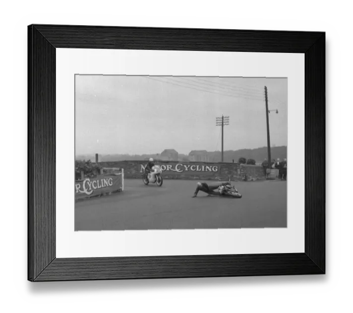 Framed Print : Brian Carr (Norton) and G R Hurst (Norton) 1961 Southern 100 Framed Print : Brian Carr (Norton) and G R Hurst (Norton) 1961 Southern 100