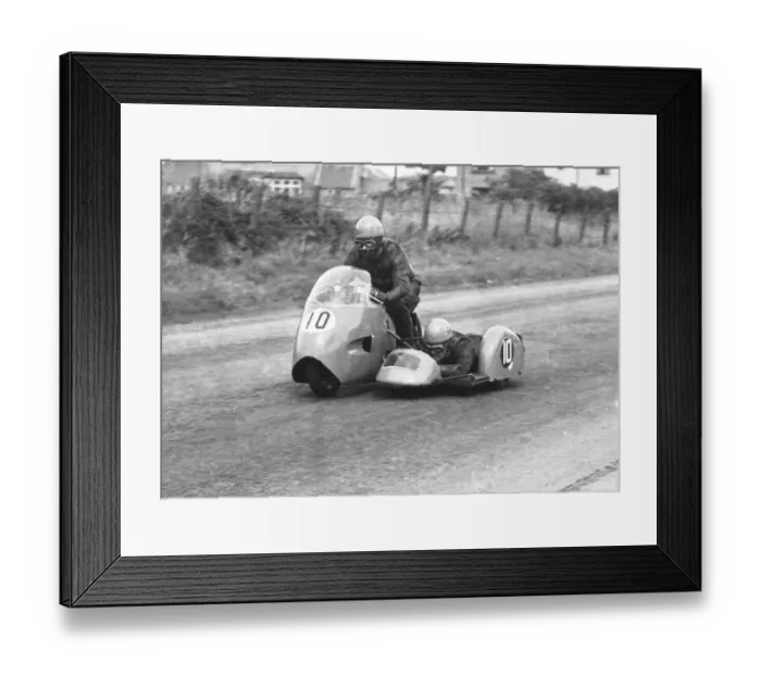 Framed Print : Gordon Bell & G B Bewley (Norton) 1964 Southern 100 Framed Print : Gordon Bell & G B Bewley (Norton) 1964 Southern 100