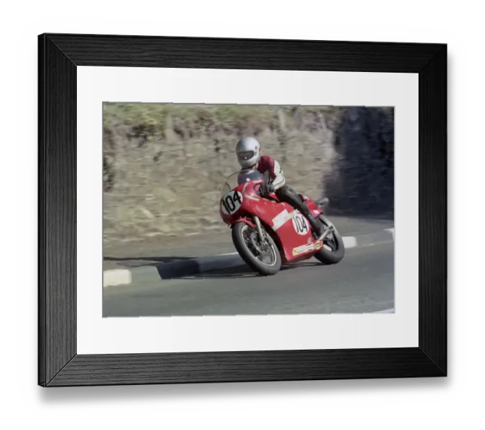 Framed Print : Kevin Pearson (Suzuki) 1982 Senior Manx Grand Prix Framed Print : Kevin Pearson (Suzuki) 1982 Senior Manx Grand Prix