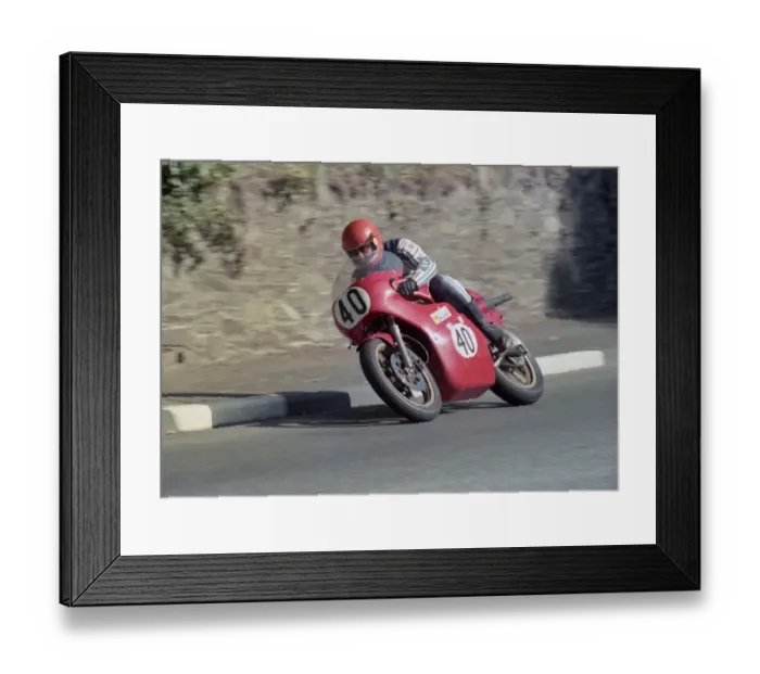 Framed Print : Gordon Farmer (Suzuki) 1982 Senior Manx Grand Prix Framed Print : Gordon Farmer (Suzuki) 1982 Senior Manx Grand Prix