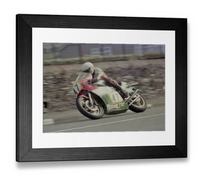 Framed Print : Mick Noblett (Suzuki) 1982 Senior Manx Grand Prix Framed Print : Mick Noblett (Suzuki) 1982 Senior Manx Grand Prix