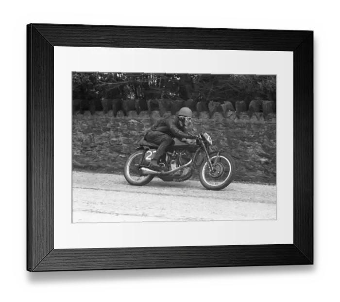 Framed Print : Edward Hunt (Velocette) 1955 Southern 100 Framed Print : Edward Hunt (Velocette) 1955 Southern 100