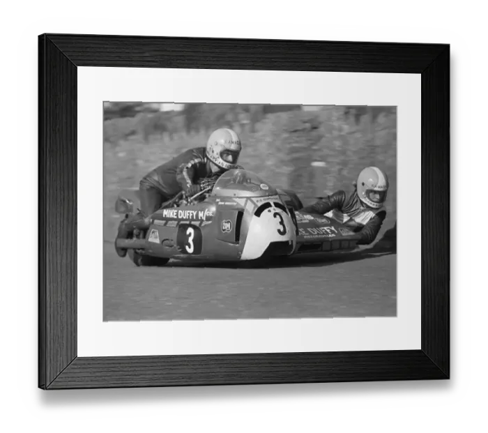 Framed Print : Brian Houghton & G Jacques (Kawasaki) 1978 Southern 100 Framed Print : Brian Houghton & G Jacques (Kawasaki) 1978 Southern 100