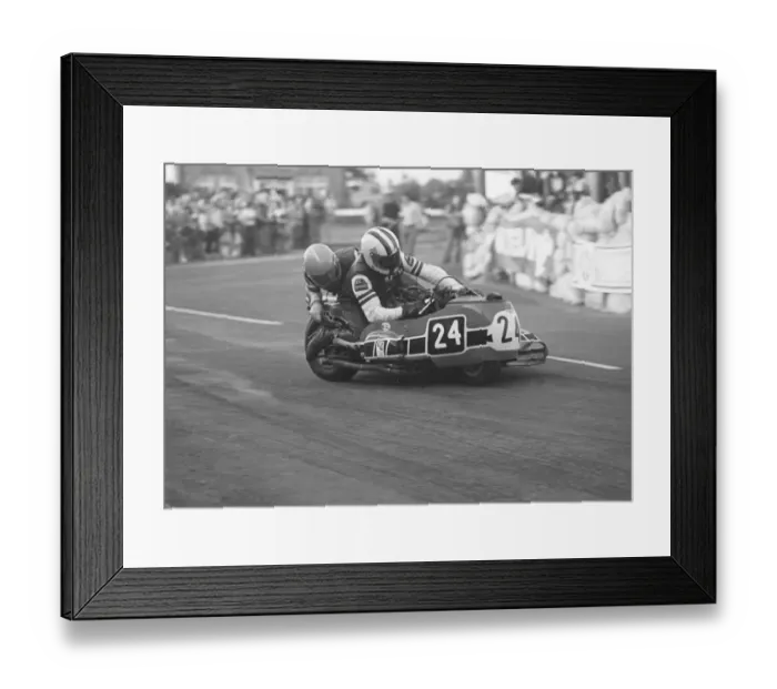 Framed Print : Ralph Knight & A Garnett (Honda) 1978 Southern 100 Framed Print : Ralph Knight & A Garnett (Honda) 1978 Southern 100