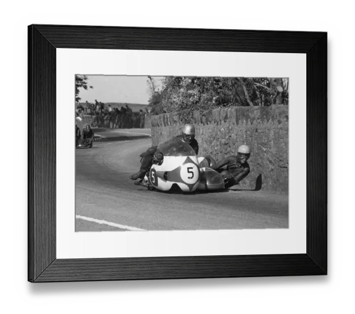 Framed Print : Nigel Mead & Dave Reynolds (Triumph) 1966 Southern 100 Framed Print : Nigel Mead & Dave Reynolds (Triumph) 1966 Southern 100