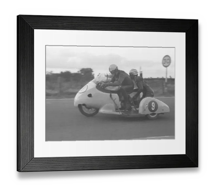 Framed Print : Pete Tyack & ? (Norton) 1966 Southern 100 Framed Print : Pete Tyack & ? (Norton) 1966 Southern 100