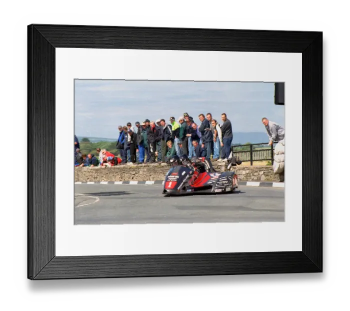 Framed Print : Dave Molyneux & Craig Hallam (DMR Honda) 2003 Southern 100 Framed Print : Dave Molyneux & Craig Hallam (DMR Honda) 2003 Southern 100