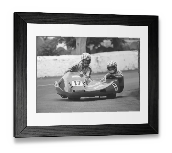Framed Print : Stuart West & Geoff Wilbraham (Kawasaki) 1981 Southern 100 Framed Print : Stuart West & Geoff Wilbraham (Kawasaki) 1981 Southern 100