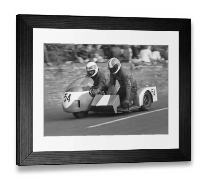 Framed Print : Billy Quayle & Keith Christian (Suzuki) 1979 Southern 100 Framed Print : Billy Quayle & Keith Christian (Suzuki) 1979 Southern 100