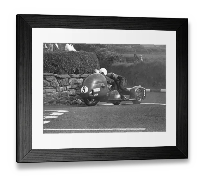 Framed Print : Mick Wortley & John Dovey (MDW) 1974 Southern 100 Framed Print : Mick Wortley & John Dovey (MDW) 1974 Southern 100