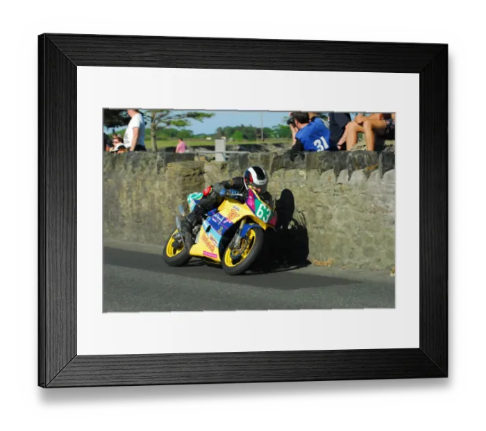 Framed Print : Mark Bamford (Suzuki) 2013 Post TT