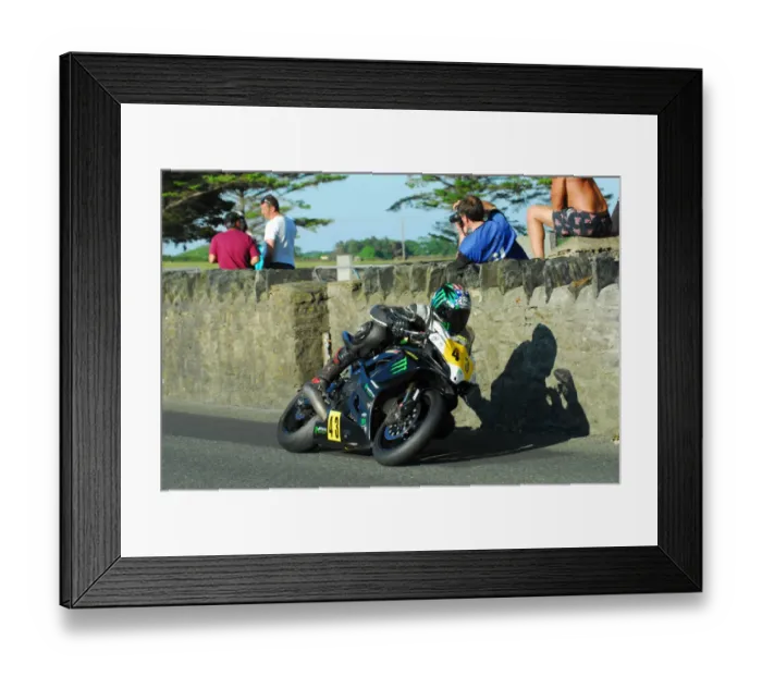 Framed Print : Stephen Degnan (Suzuki) 2013 Post TT Framed Print : Stephen Degnan (Suzuki) 2013 Post TT