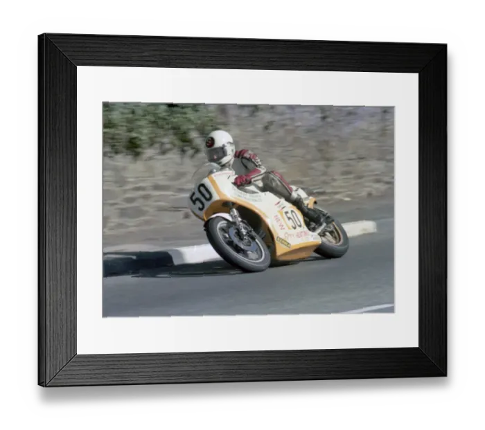 Framed Print : Steve Richardson (Suzuki) 1982 Senior Manx Grand Prix Framed Print : Steve Richardson (Suzuki) 1982 Senior Manx Grand Prix