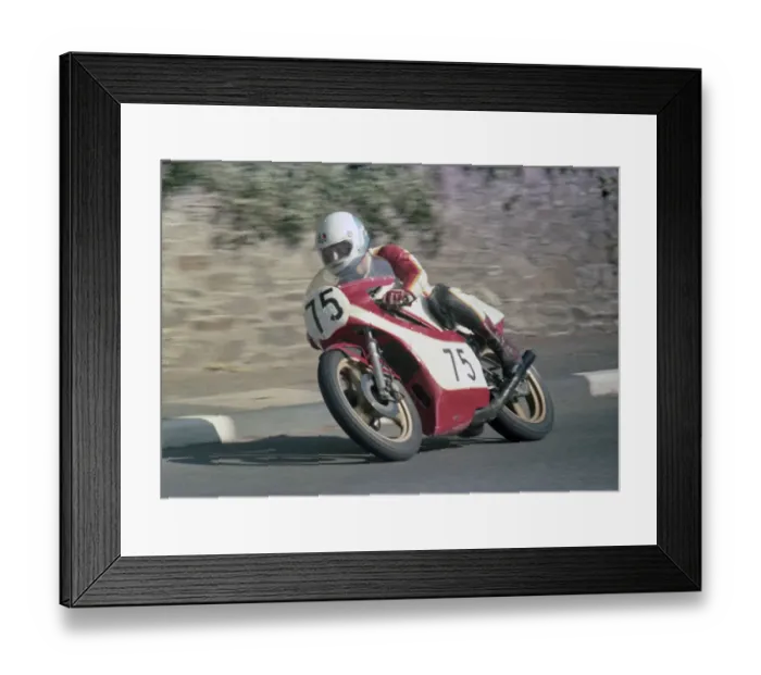 Framed Print : Kevin Hunt (Yamaha) 1982 Senior Manx Grand Prix Framed Print : Kevin Hunt (Yamaha) 1982 Senior Manx Grand Prix