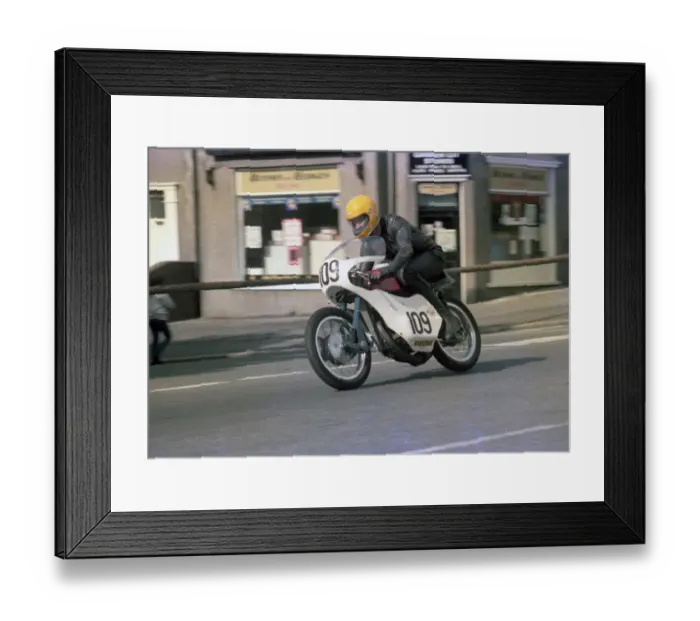 Framed Print : Brett Gaites (Greeves) 1983 Lightweight Classic Manx Grand Prix Framed Print : Brett Gaites (Greeves) 1983 Lightweight Classic Manx Grand Prix
