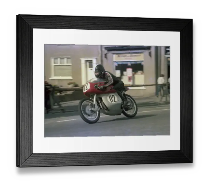 Framed Print : Bill Day (Greeves) 1983 Lightweight Classic Manx Grand Prix