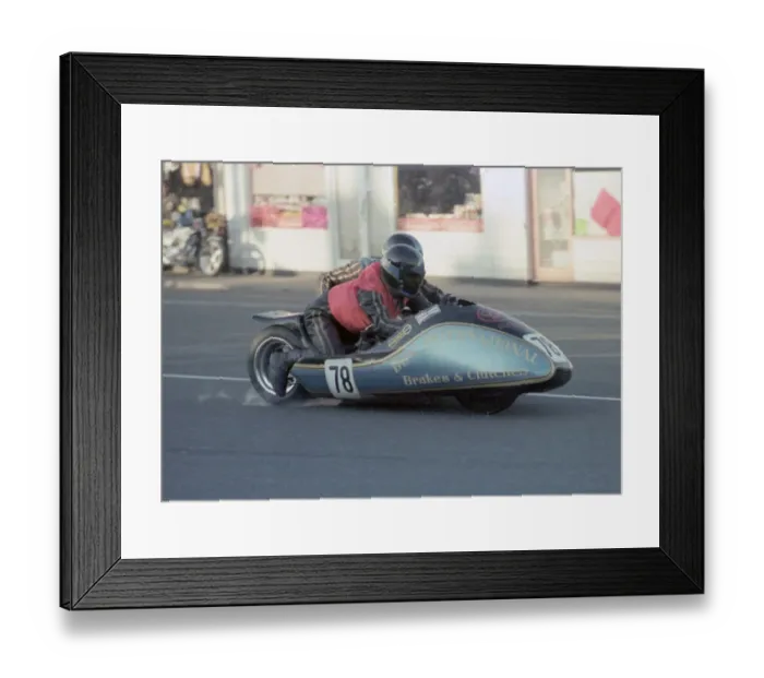 Framed Print : Jack Muldoon & Sandy Anderson (Yamaha) 1979 Sidecar TT Framed Print : Jack Muldoon & Sandy Anderson (Yamaha) 1979 Sidecar TT