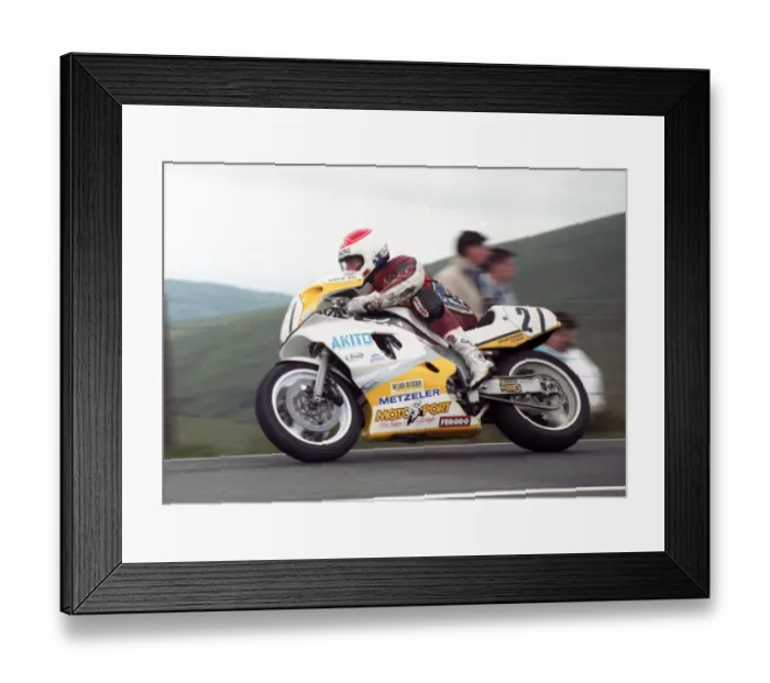 Framed Print : Howard Selby (Yamaha) 1990 Senior TT Framed Print : Howard Selby (Yamaha) 1990 Senior TT