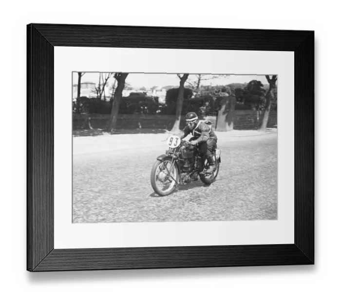Framed Print : Bill Maddrick (Velocette) 1951 Senior TT Framed Print : Bill Maddrick (Velocette) 1951 Senior TT