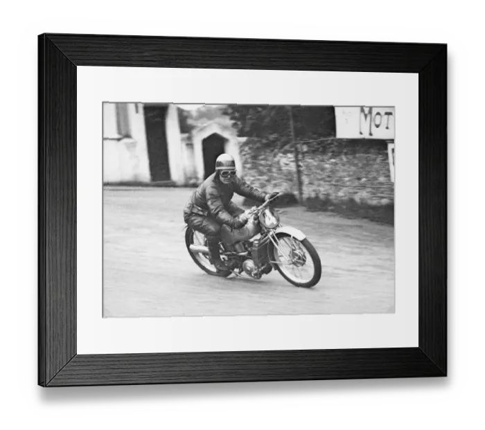 Framed Print : Kurt Mansfeld (DKW) 1935 Lightweight TT Framed Print : Kurt Mansfeld (DKW) 1935 Lightweight TT