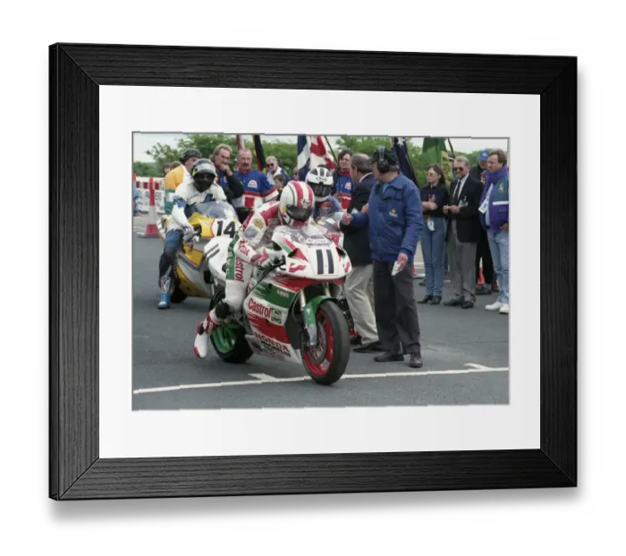 Framed Print : Phillip McCallen (Honda) 1994 Formula One TT Framed Print : Phillip McCallen (Honda) 1994 Formula One TT