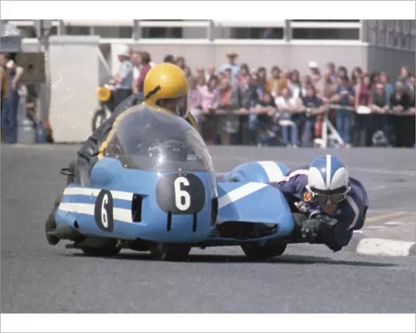 Derek Plummer & Mick Neal (Konig) 1976 Sidecar 500 TT