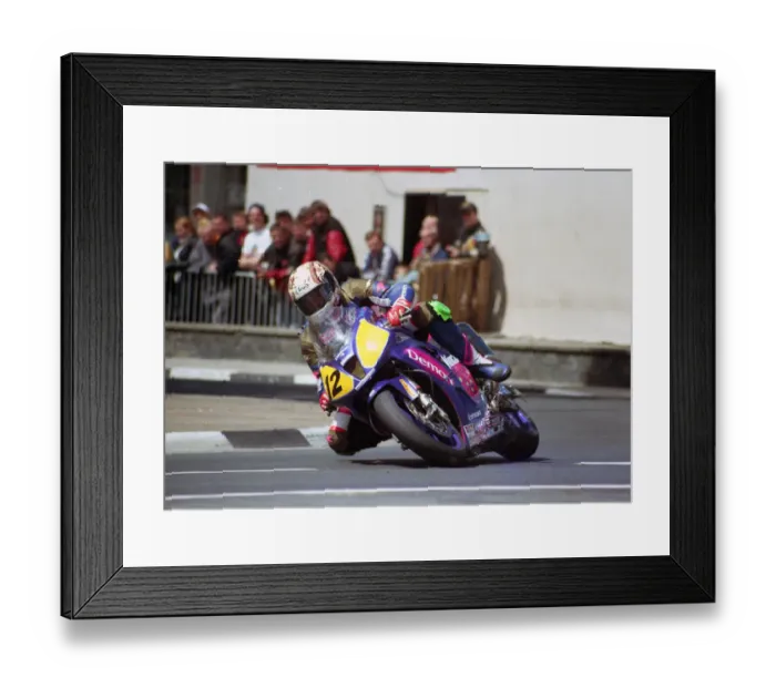 Framed Print : John McGuinness (Honda) 2000 Senior TT Framed Print : John McGuinness (Honda) 2000 Senior TT
