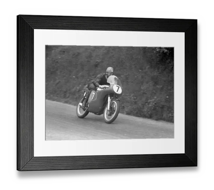 Framed Print : Noel McCutcheon (Norton) 1958 Senior TT Framed Print : Noel McCutcheon (Norton) 1958 Senior TT
