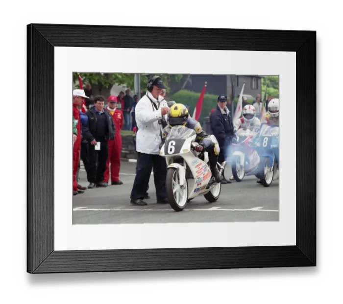 Framed Print : Denis McCullough (Sanyo Honda) 1998 Ultra Lightweight TT Framed Print : Denis McCullough (Sanyo Honda) 1998 Ultra Lightweight TT