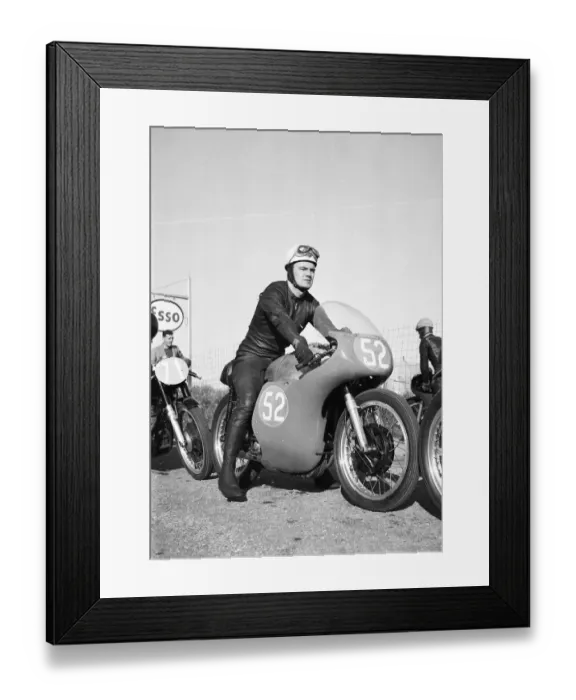 Framed Print : Bob McIntyre (Norton) 1958 Junior TT practice Framed Print : Bob McIntyre (Norton) 1958 Junior TT practice