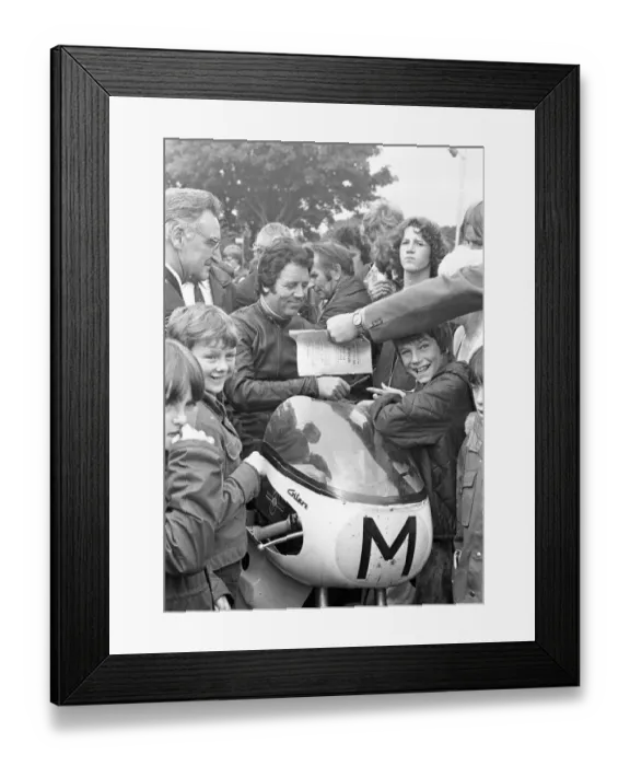 Framed Print : Geoff Duke (Gilera) 1973 Manx Grand Prix Parade Lap Framed Print : Geoff Duke (Gilera) 1973 Manx Grand Prix Parade Lap