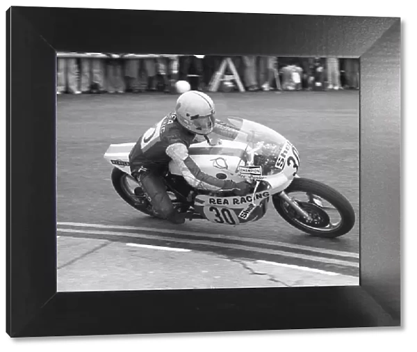 Joey Dunlop (Rea Yamaha) 1977 Senior TT