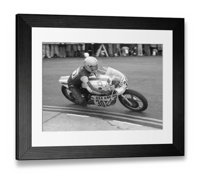 Framed Print : Joey Dunlop (Rea Yamaha) 1977 Senior TT